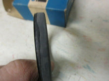 Charger l&#39;image dans la galerie, 2525063 NOS Mopar FRONT SEAL 9 IN BRAKES 1966 60 61 62 63 64 65 66 67 68 72
